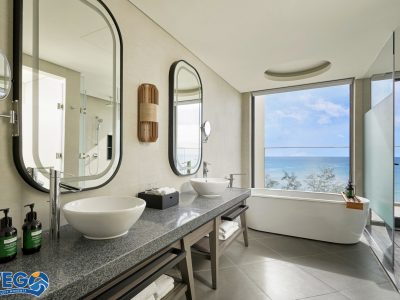 1 Bedroom Suite Grand Oceanfront View 3