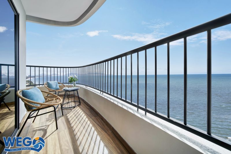 2. Grand Ocean View - Balcony