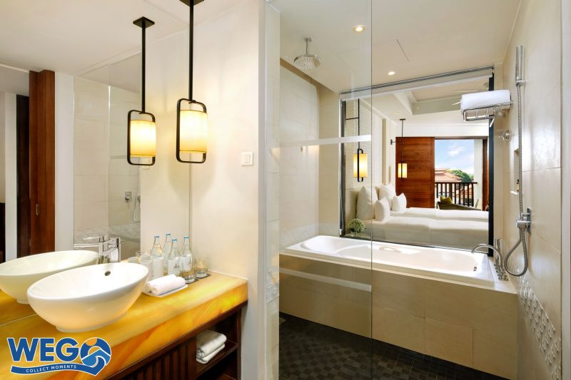 Deluxe Bay View Twin - Bathroom -Pullman Danang Beach Resort - 5 star hotel - Accor Live Limitless